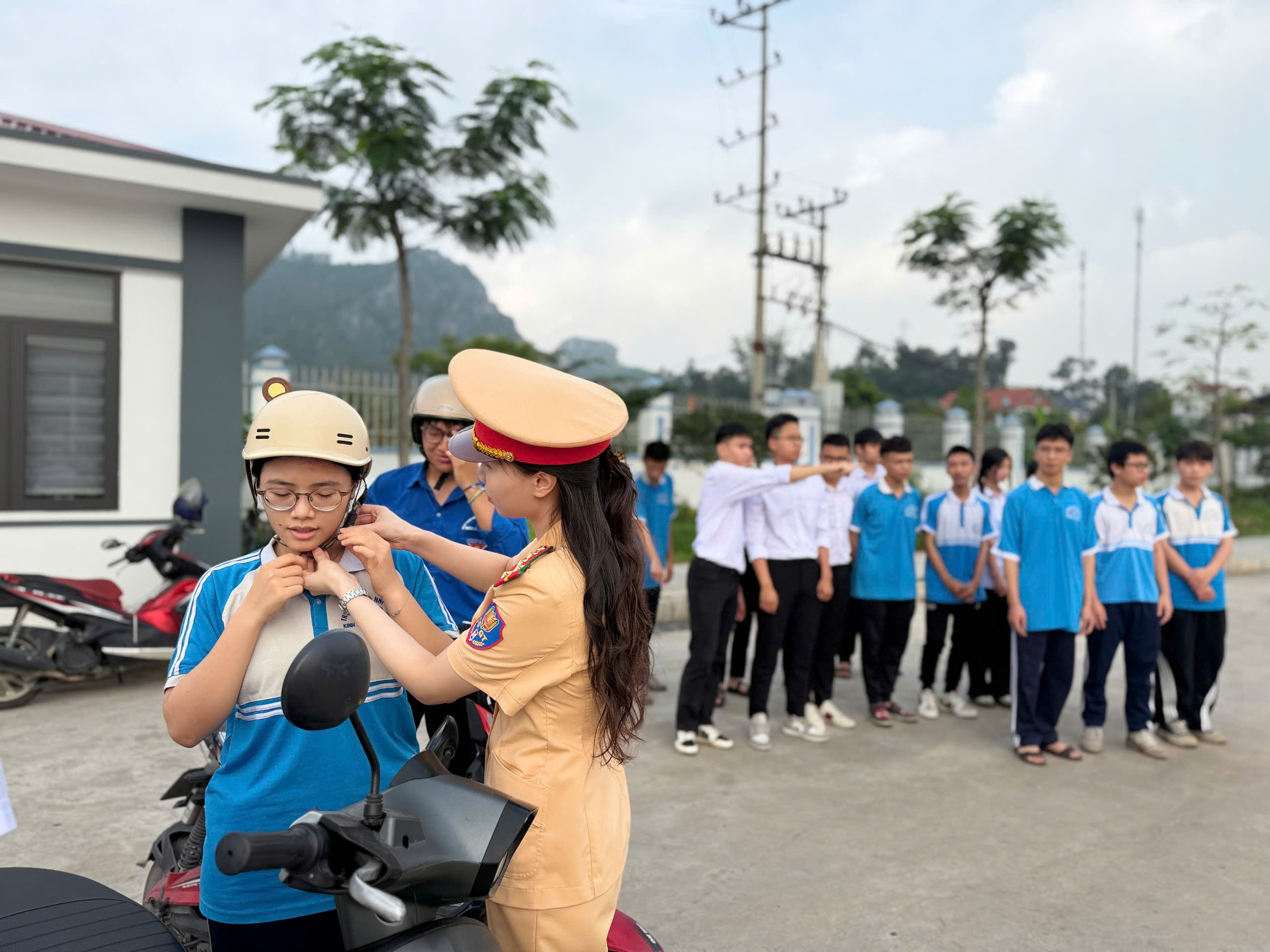 Phòng Cảnh sát giao thông: Tuyên truyền an toàn giao thông cho gần 1.000 học sinh Trường THPT Nhị Chiểu